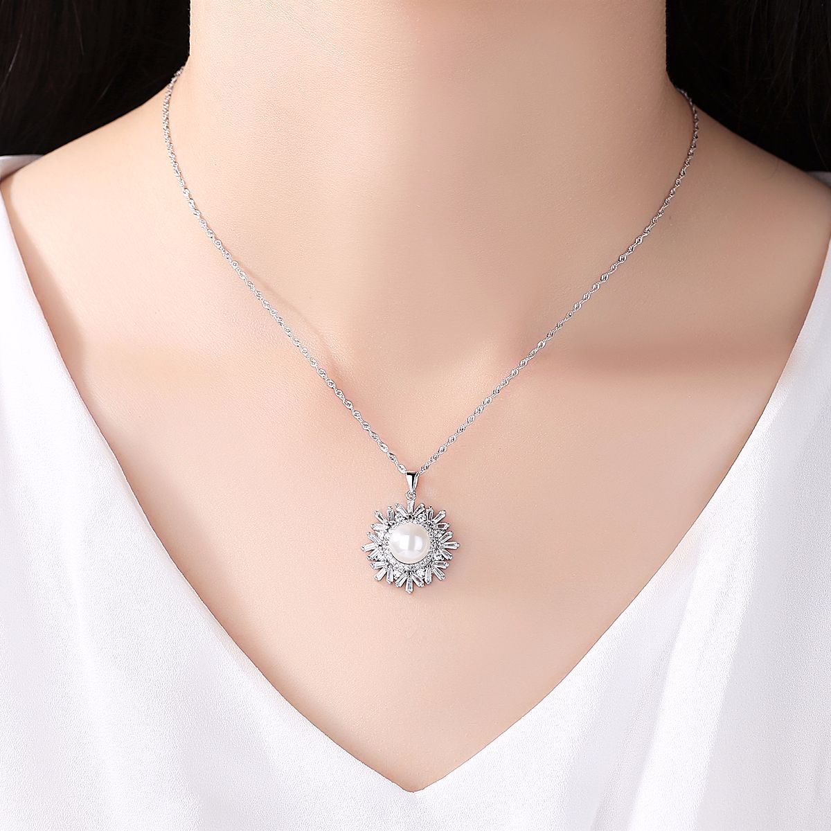 Snowflake Pearl Necklace