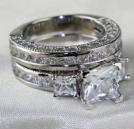 Geometric Commitment Ring