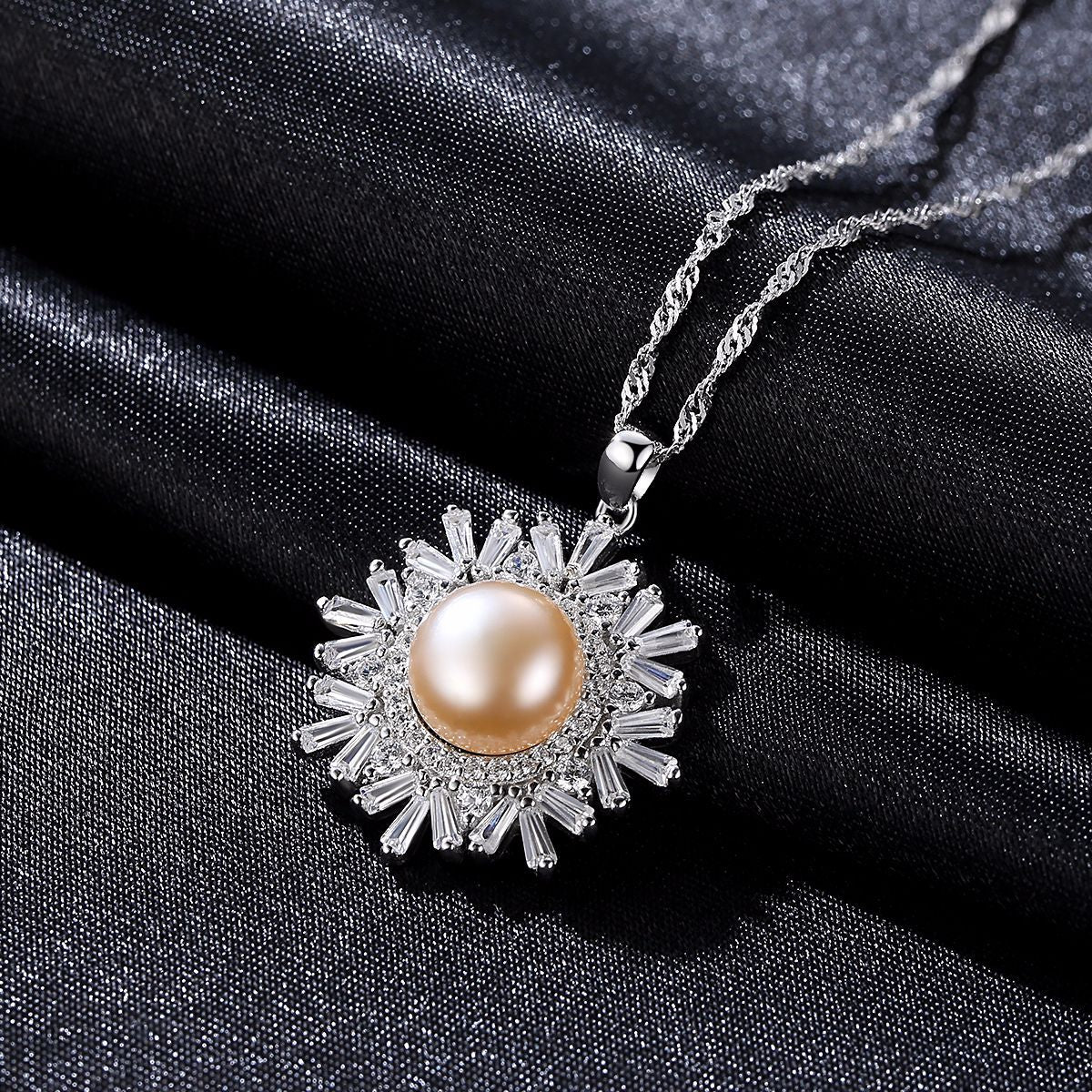 Snowflake Pearl Necklace