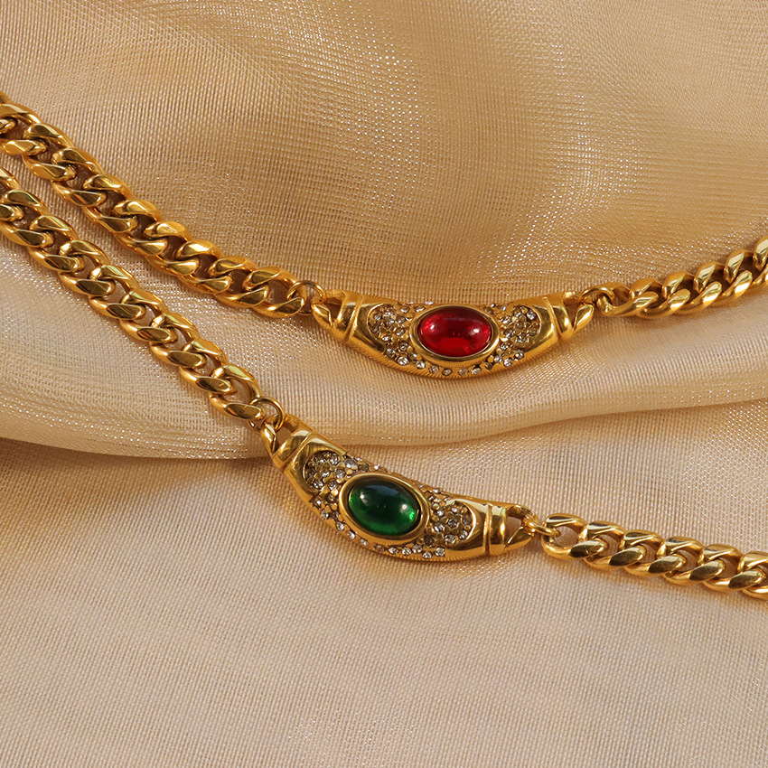Bella Pendant Necklace